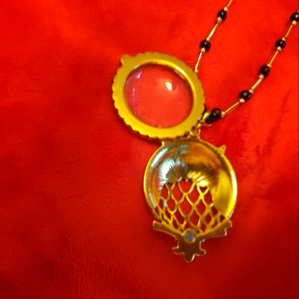 OWL necklace w/ earrings. Sliding locket diffuser magnifier. Gold Tone. Teacher? - Picture 4 of 4